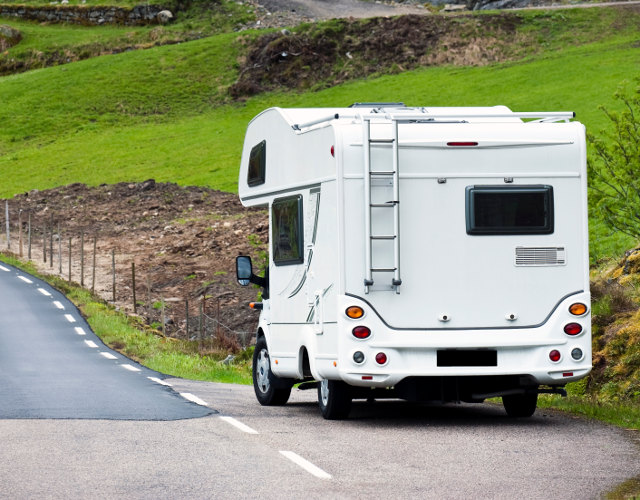 motorhome-driving-rules-and-regulations-1